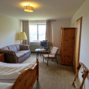 Standard Zimmer mit Kingsize-Bett